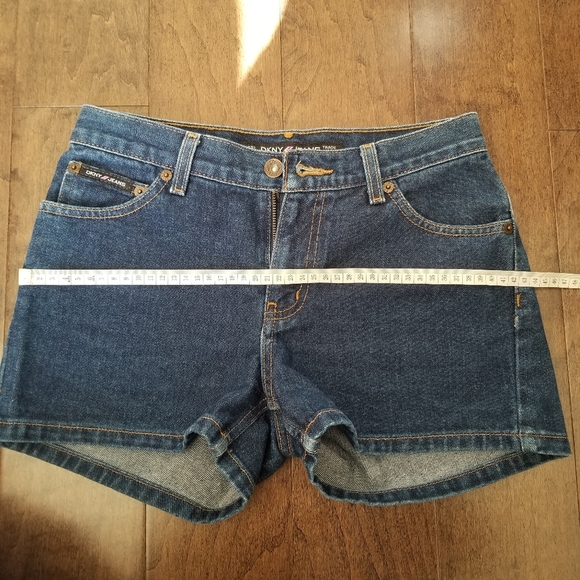 Vintage DKNY Midrise Denim Shorts - Picture 5 of 6
